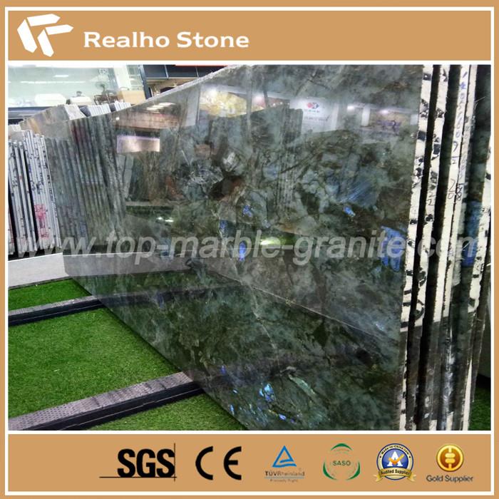 Dalles de granit bleu-labradorite de Madagascar.jpg Madagascar Labradorite Blue granite slabs.jpg