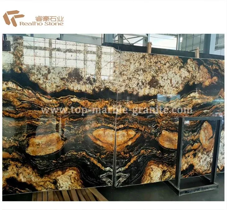 Granit noir brésilien avec des textures dorées