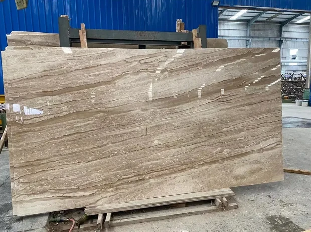 La dalle de marbre beige Daino poli turc Daino Reale